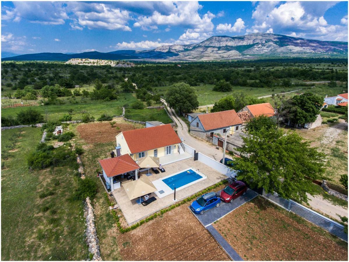 Отель House Mellifera Razvode Экстерьер фото